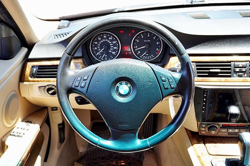 Used 2006 BMW 325i Sedan RWD image 23