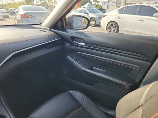 Certified 2022 Nissan Altima 2.5 SR w/ Midnight Edition Package image 19