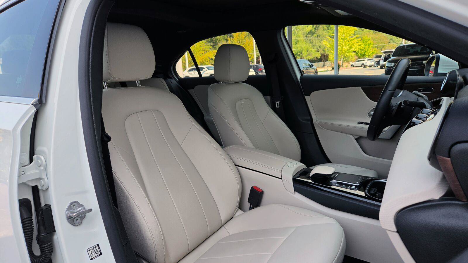Used 2022 Mercedes-Benz A 220 4MATIC w/ Premium Package Lite image 46