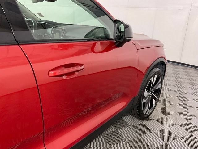 Certified 2025 Volvo XC40 B5 Ultra AWD/4WD image 7