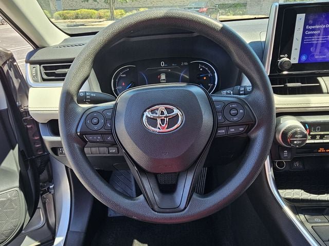 Used 2025 Toyota RAV4 XLE AWD/4WD image 30