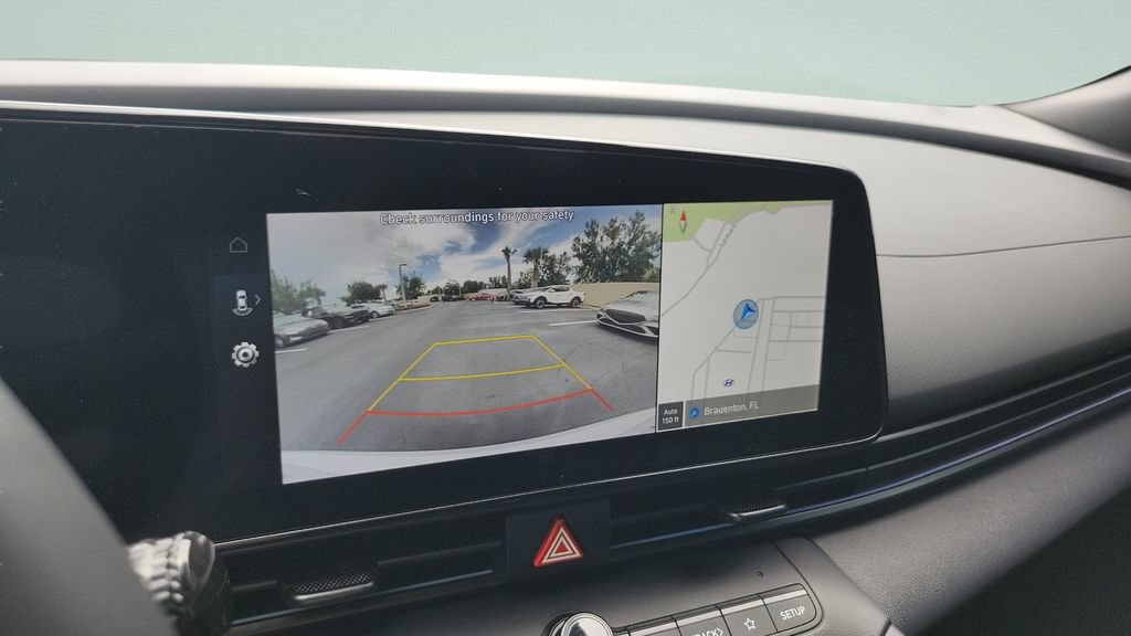 Certified 2025 Hyundai Elantra SEL FWD image 17