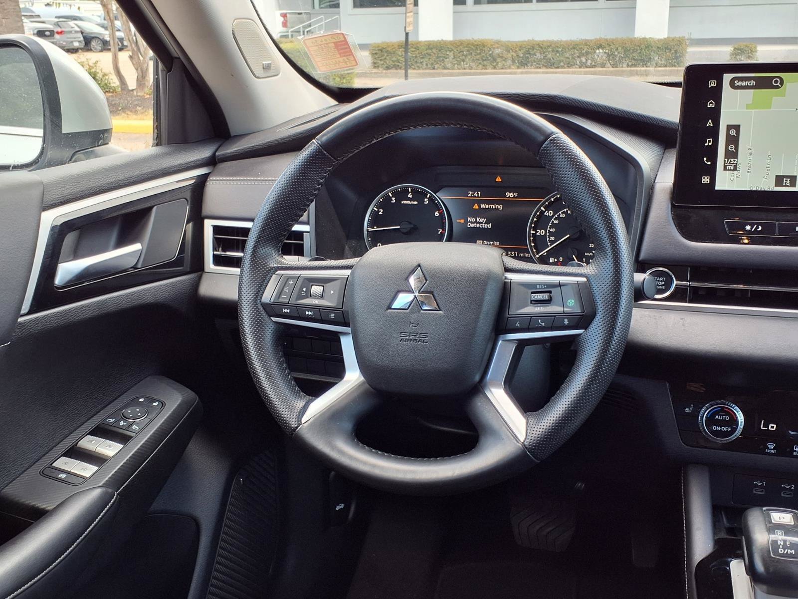 Used 2025 Mitsubishi Outlander SE FWD image 11