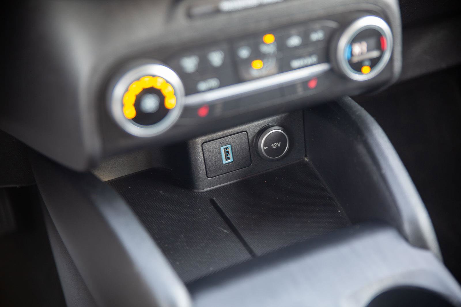 Used 2020 Ford Escape SE image 15