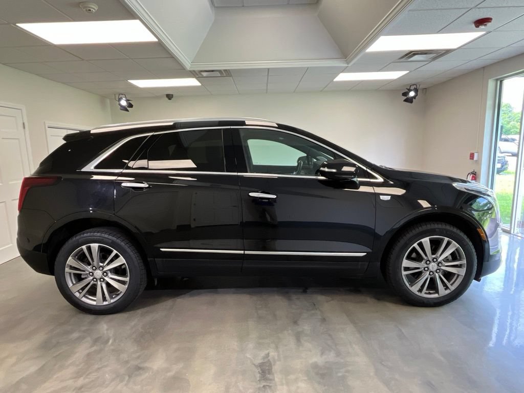 Certified 2024 Cadillac XT5 Premium Luxury w/ LPO, Floor Liner Package AWD/4WD image 8