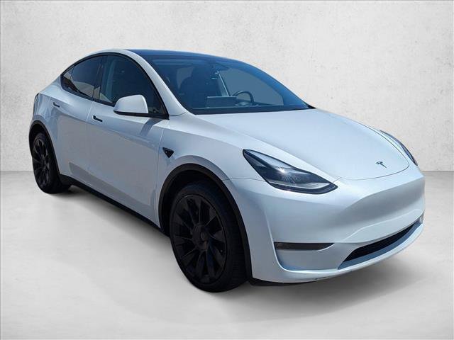 Used 2024 Tesla Model Y Long Range AWD/4WD image 3