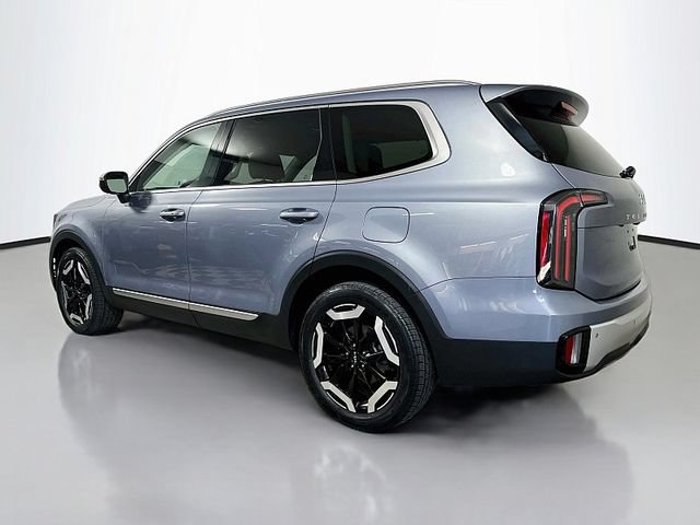 Used 2024 Kia Telluride EX w/ EX Captain's Chair Package AWD/4WD image 5