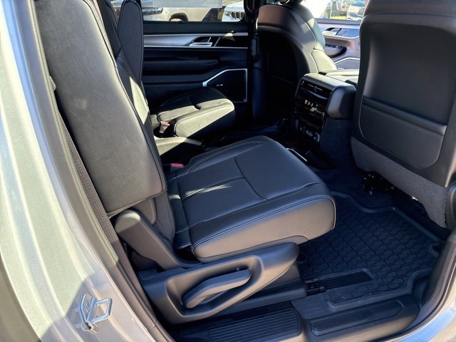 New 2025 Jeep Wagoneer L Series II w/ Convenience Group I image 26