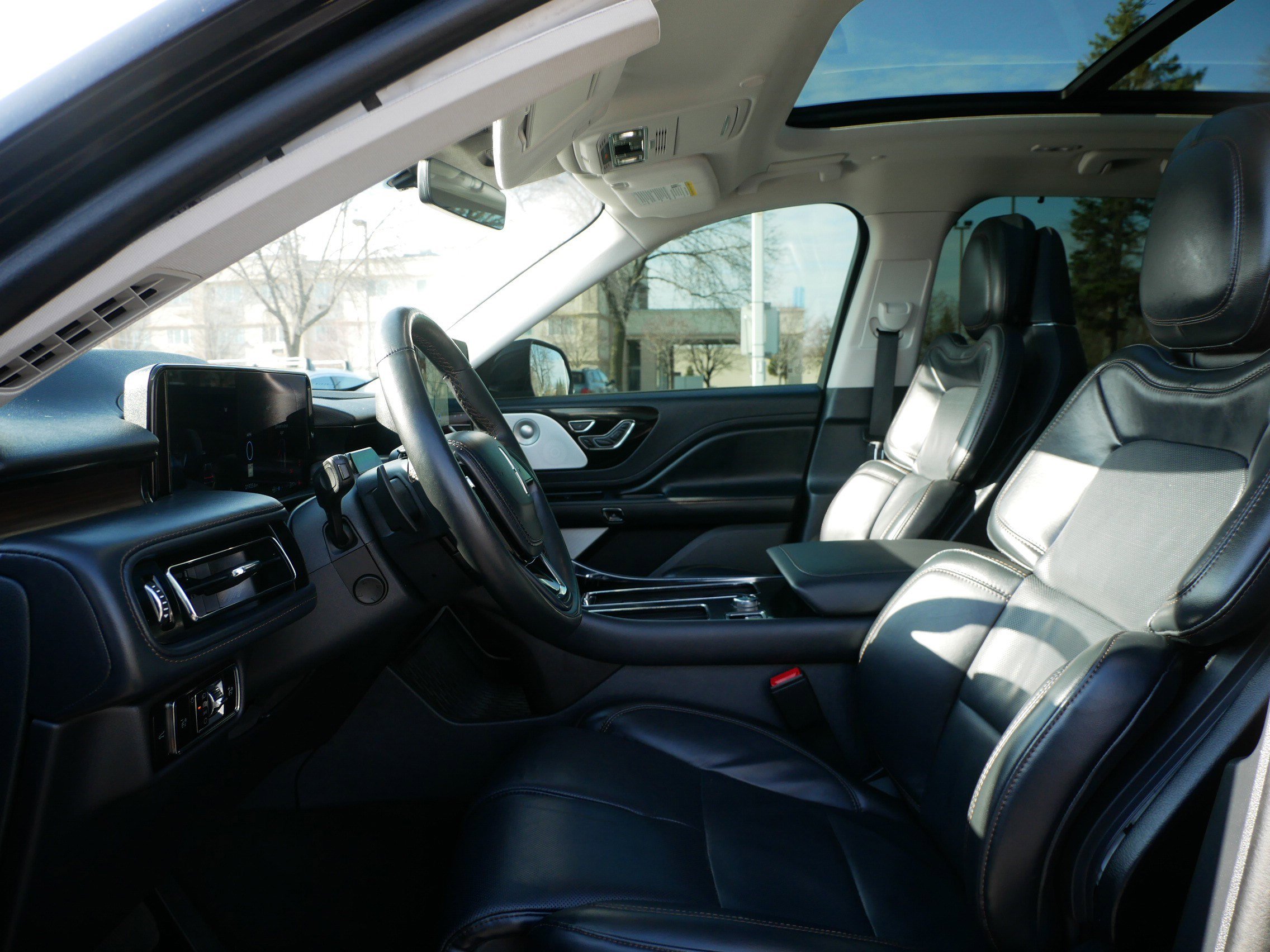 Used 2025 Lincoln Aviator Reserve w/ Equipment Group 201A image 30