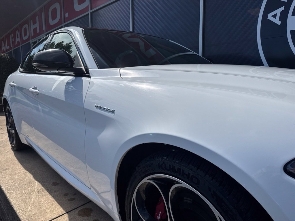 Used 2022 Alfa Romeo Giulia Veloce AWD/4WD image 2