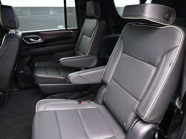 Used 2023 Chevrolet Suburban Premier AWD/4WD image 18
