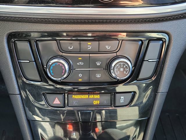 Used 2020 Buick Encore Preferred w/ Safety Package image 31