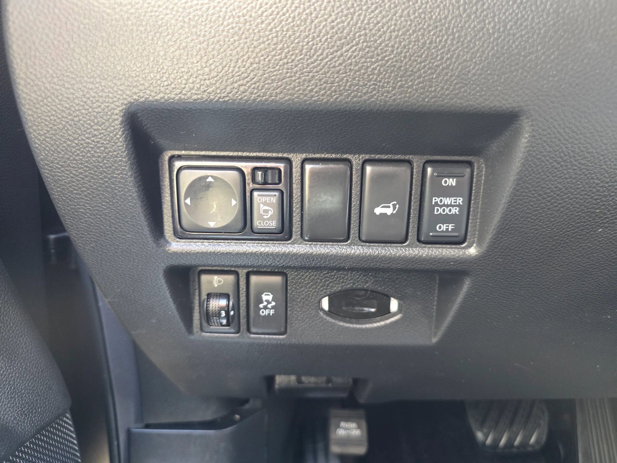 Used 2015 INFINITI QX70 2WD w/ Premium Package image 39