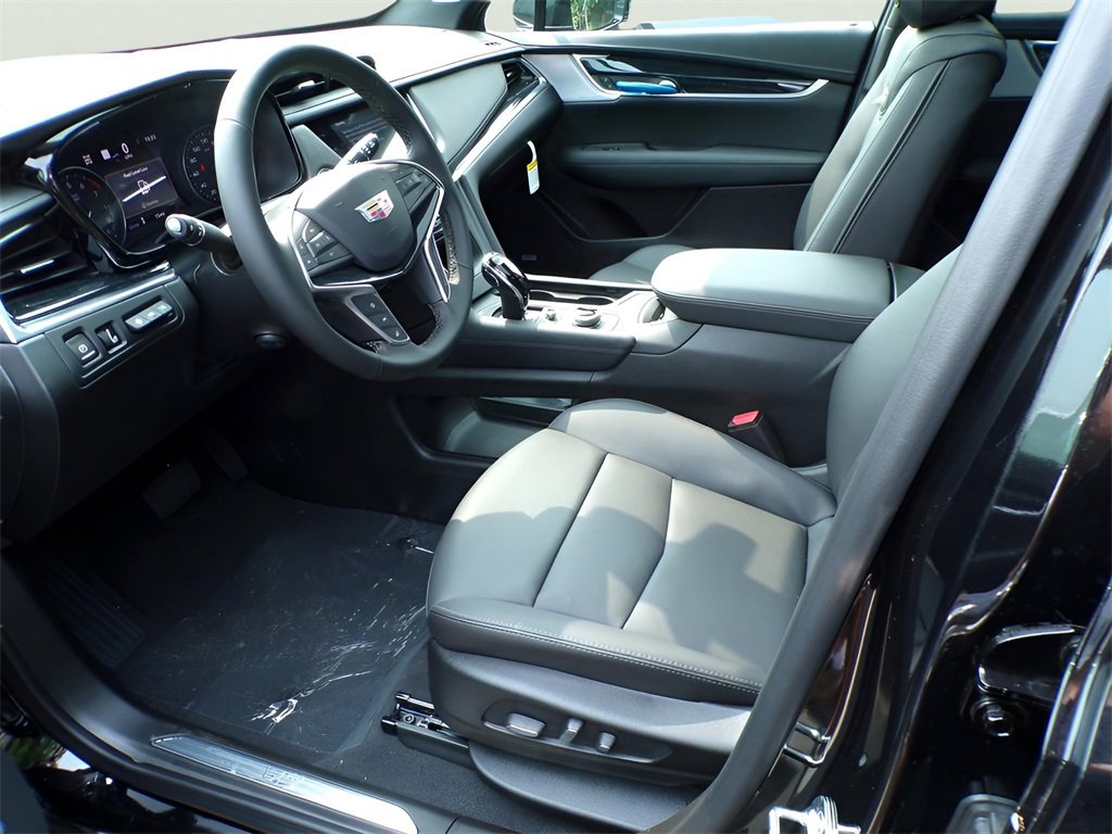 New 2025 Cadillac XT5 Premium Luxury w/ Technology Package image 6