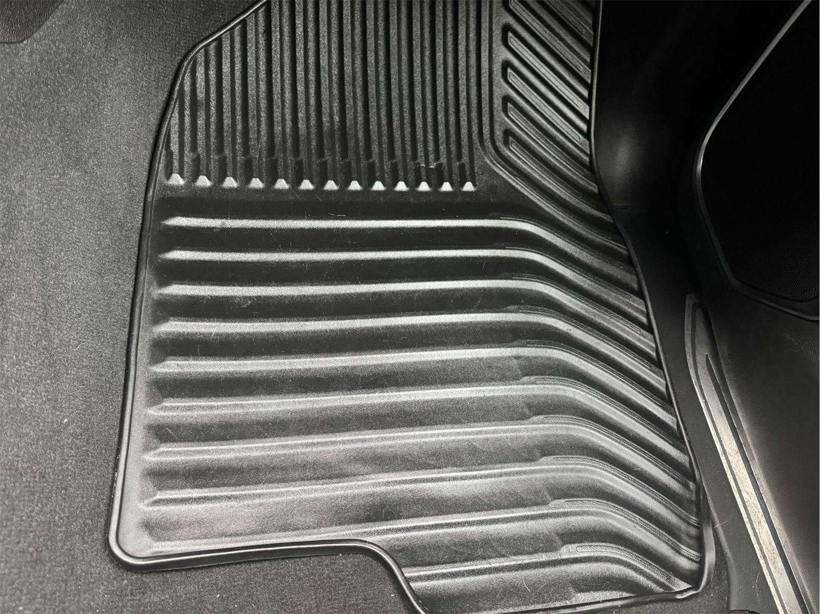 Used 2024 Chevrolet Silverado 1500 LT image 25