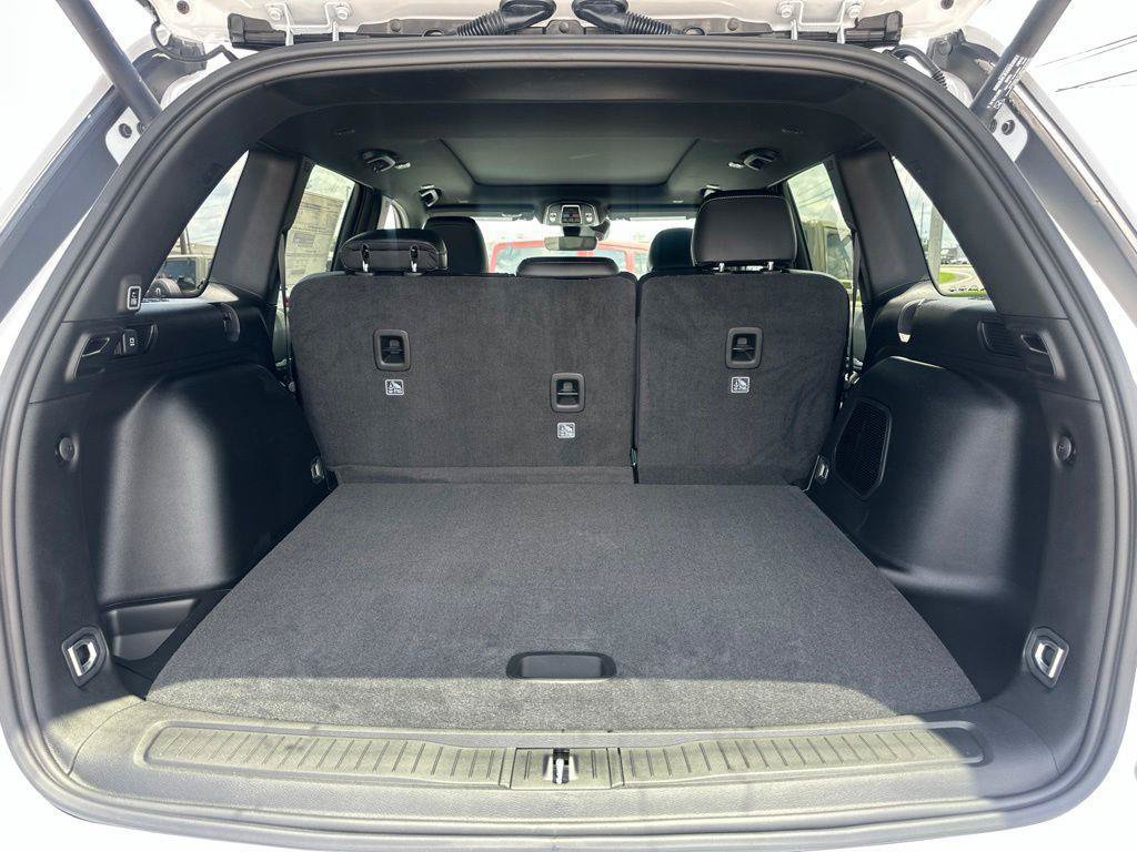New 2026 Jeep Grand Cherokee Limited w/ Limited Altitude Package RWD image 10