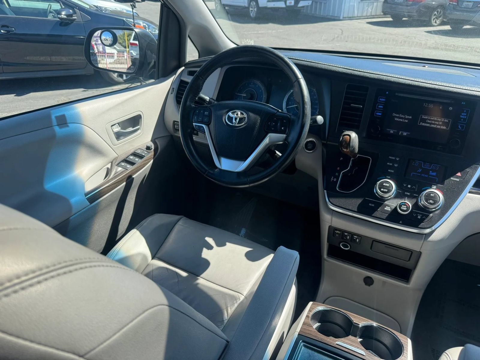 Used 2016 Toyota Sienna XLE w/ XLE Navigation Package FWD image 24