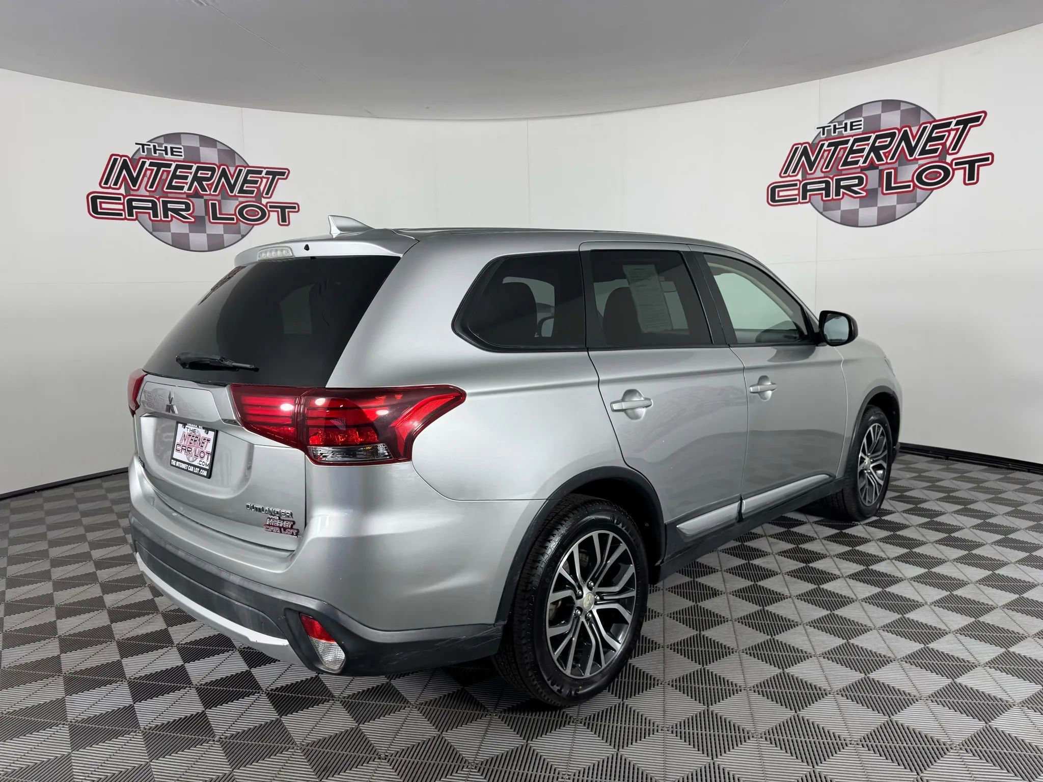 Used 2018 Mitsubishi Outlander ES image 7