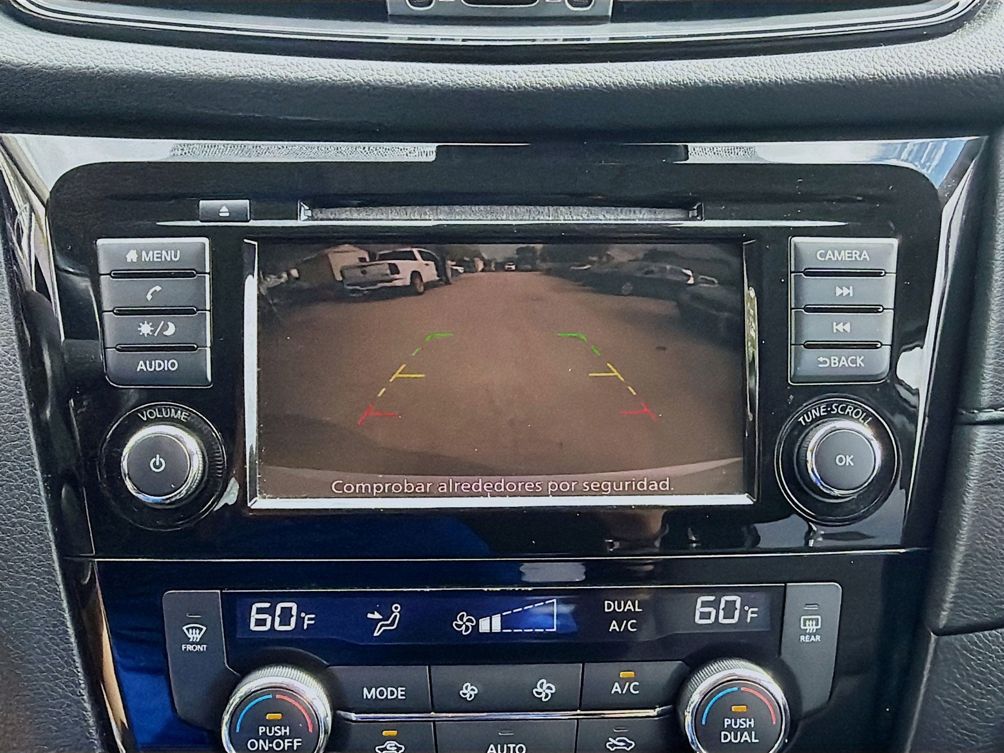 Used 2020 Nissan Rogue SV image 13