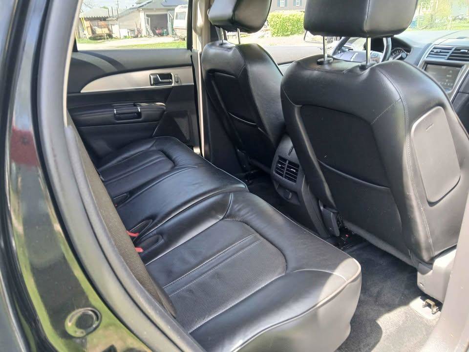 Used 2013 Lincoln MKX AWD image 17