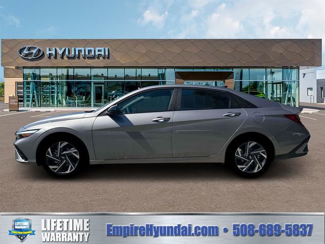 New 2025 Hyundai Elantra Sport FWD image 3