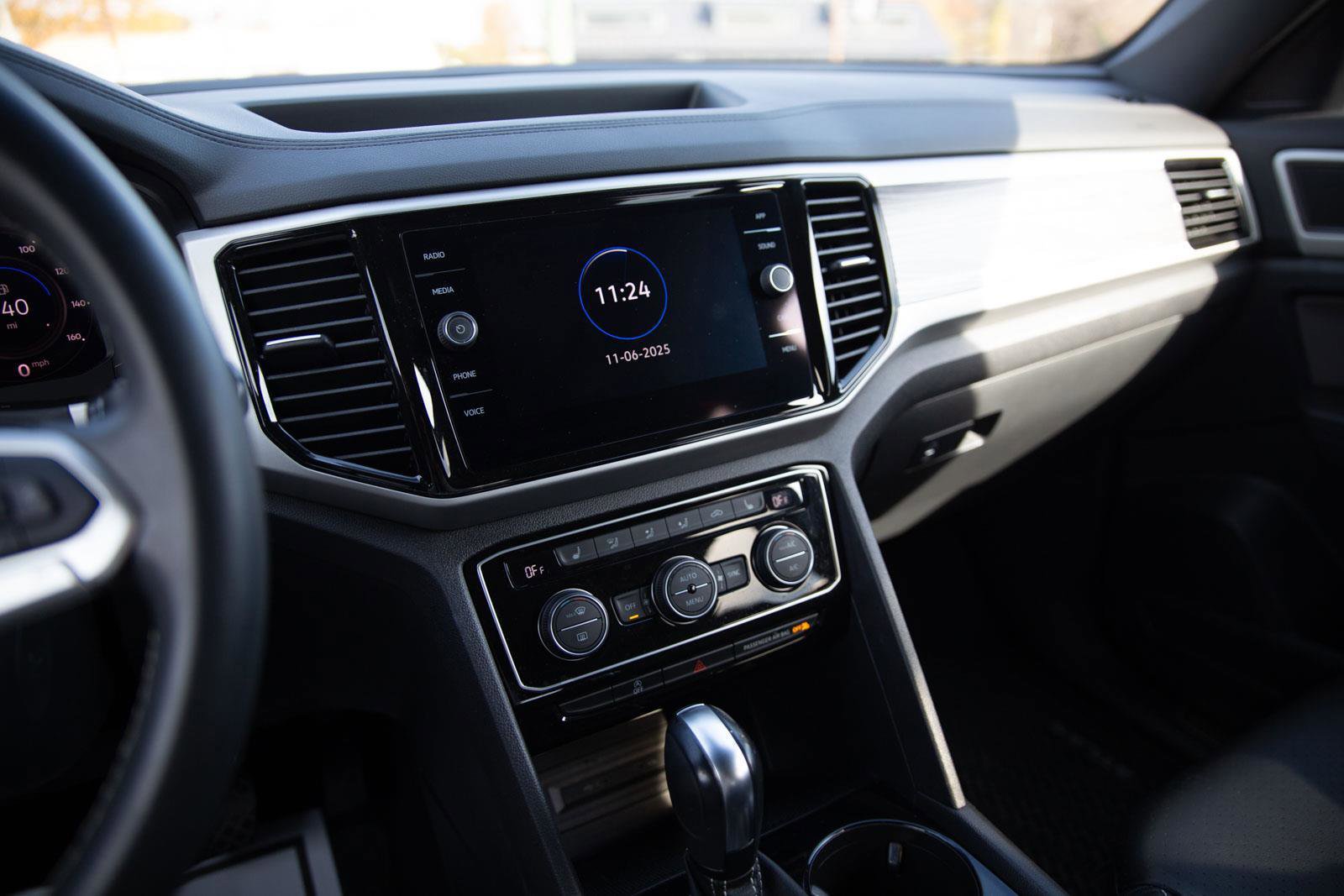 Used 2022 Volkswagen Atlas Cross Sport SE image 13