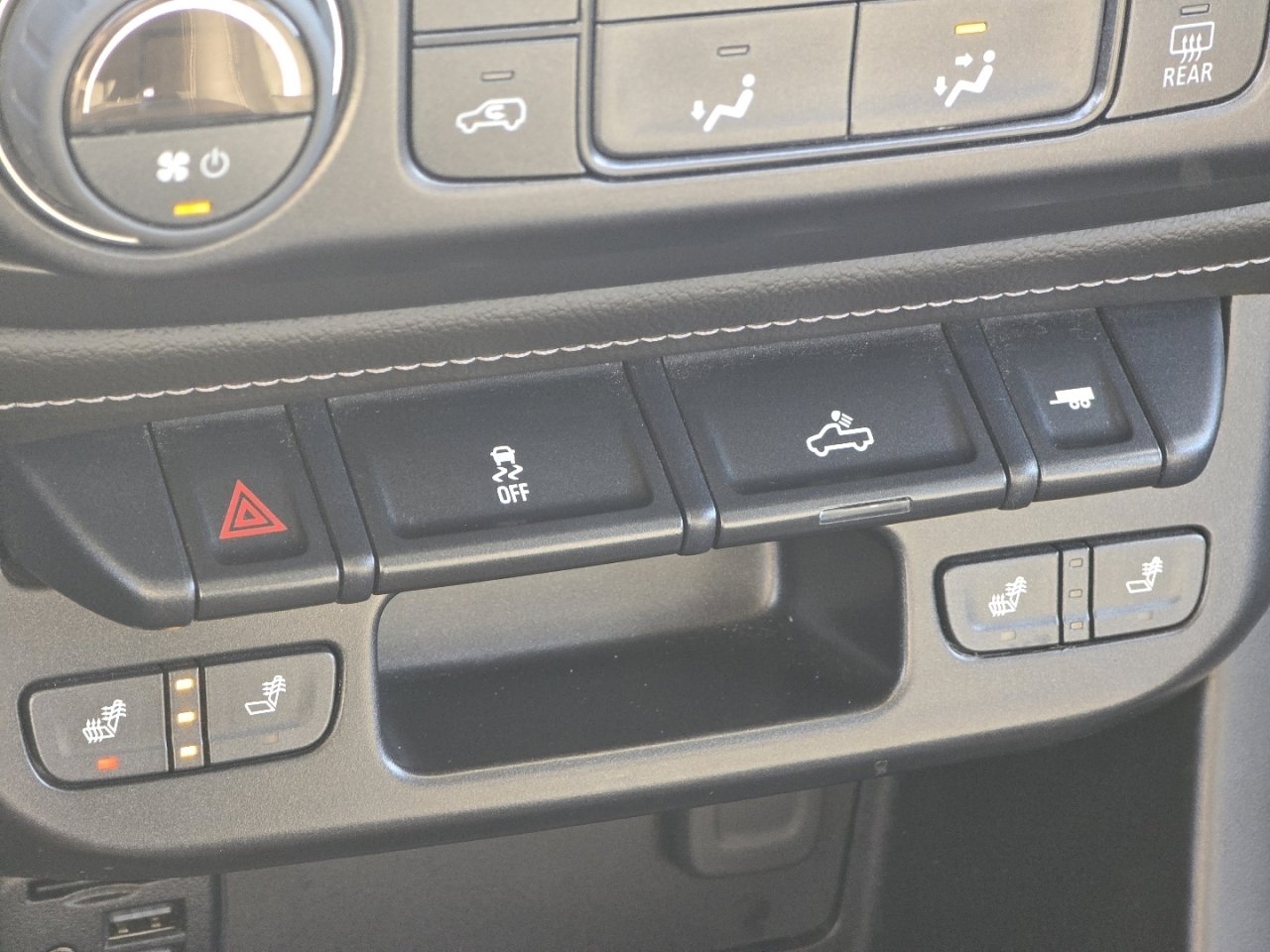 Used 2022 GMC Canyon Elevation w/ Elevation Premium Package image 8