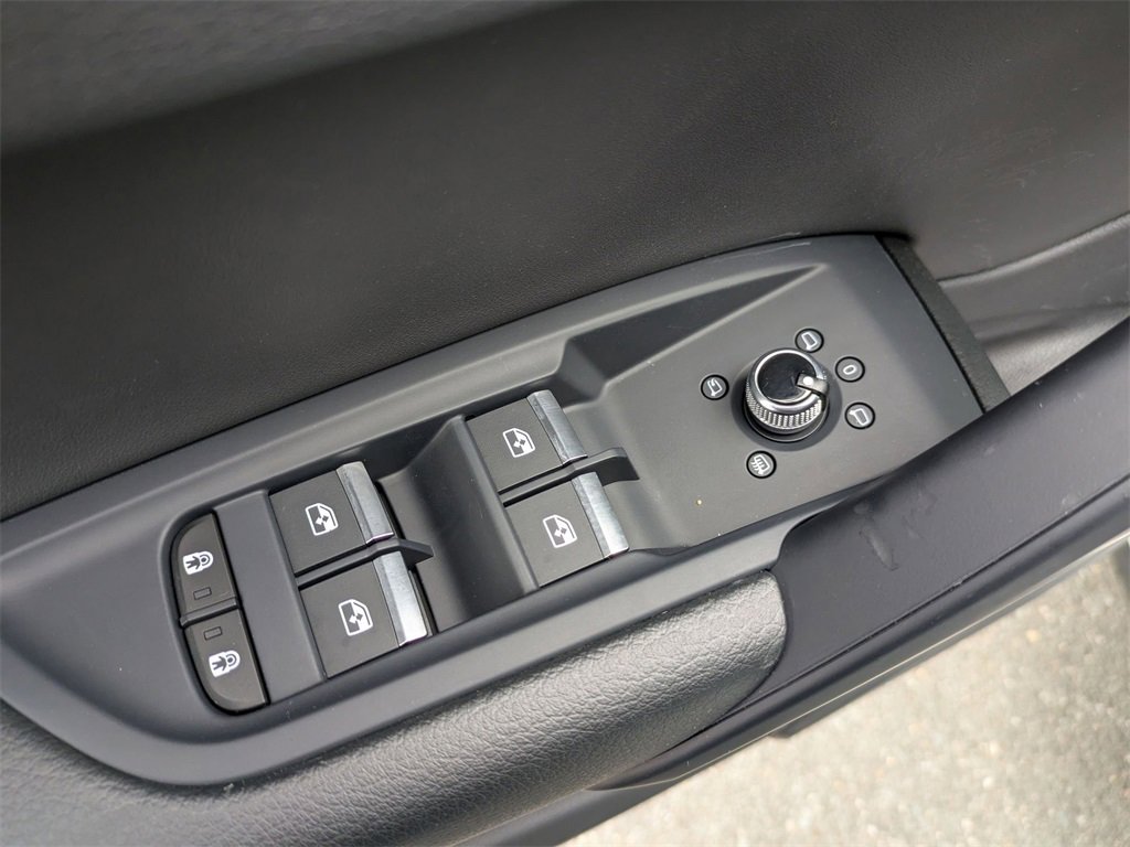 Used 2024 Audi Q5 2.0T Premium w/ Convenience Package image 12