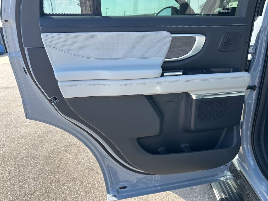 New 2025 Ford Expedition Platinum w/ Platinum Ultimate Package image 38