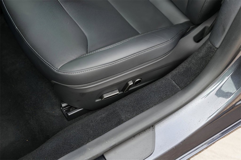 Used 2025 Tesla Model 3 Long Range image 8