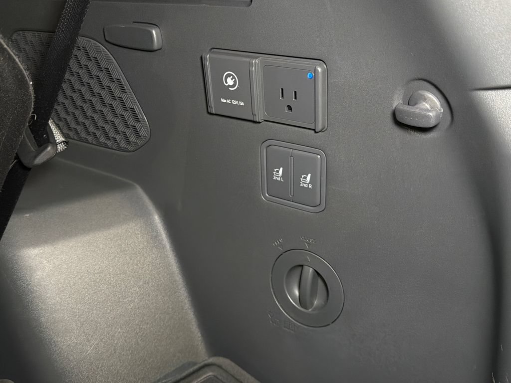 Certified 2024 Kia EV9 GT-Line AWD/4WD image 10