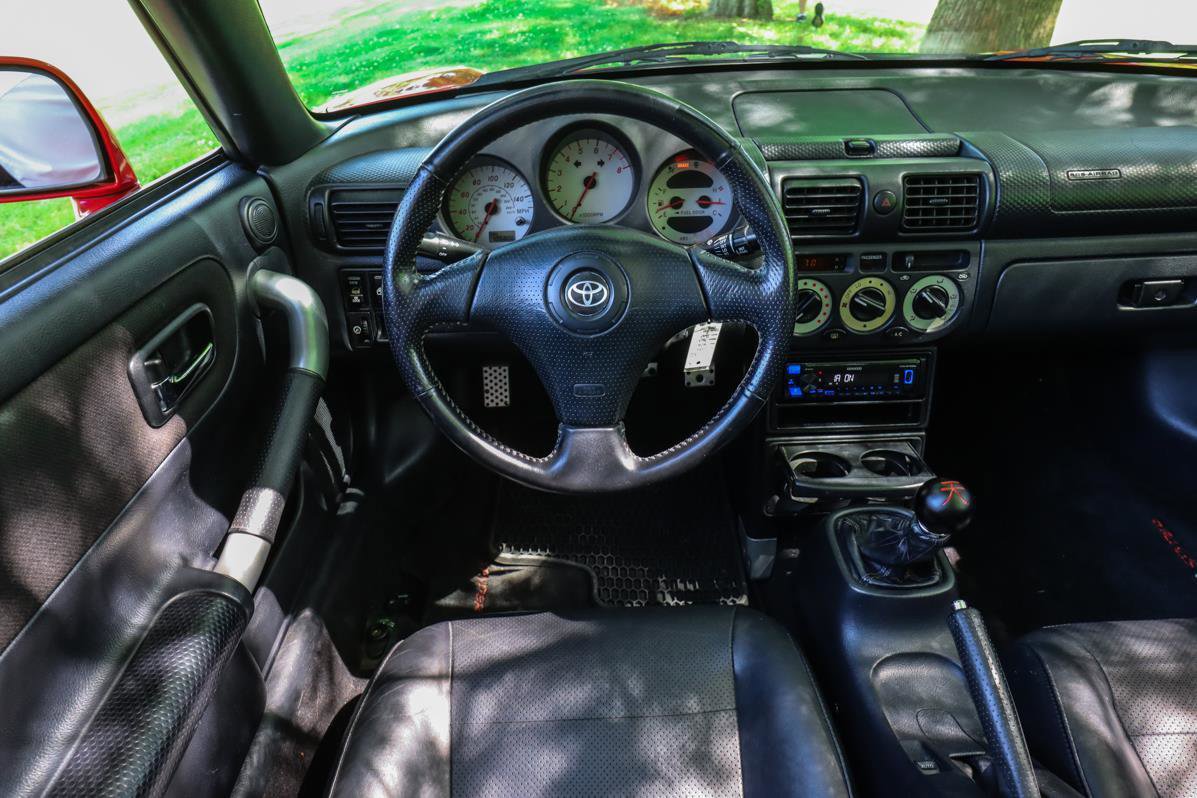 Used 2000 Toyota MR2 Base image 17