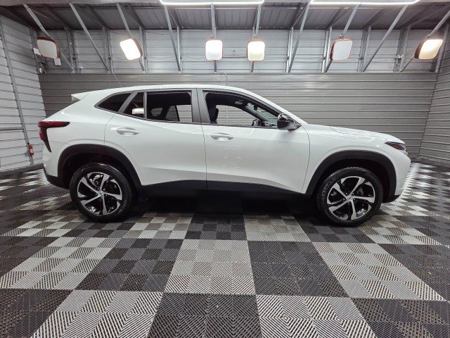 Used 2024 Chevrolet Trax RS w/ Driver Confidence Package FWD image 10