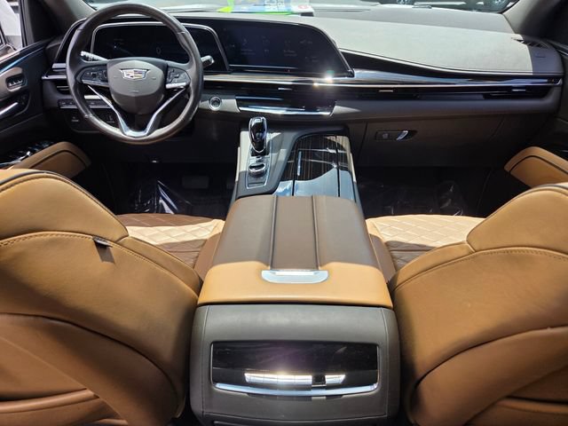 Used 2023 Cadillac Escalade Premium Luxury AWD/4WD image 14
