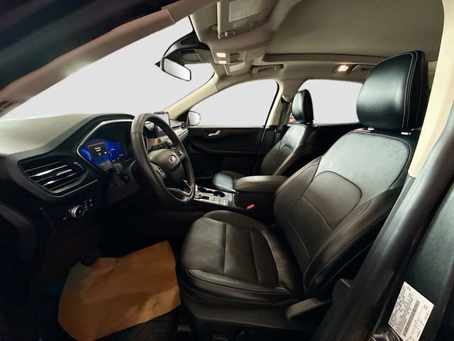 Used 2020 Ford Escape Titanium image 23