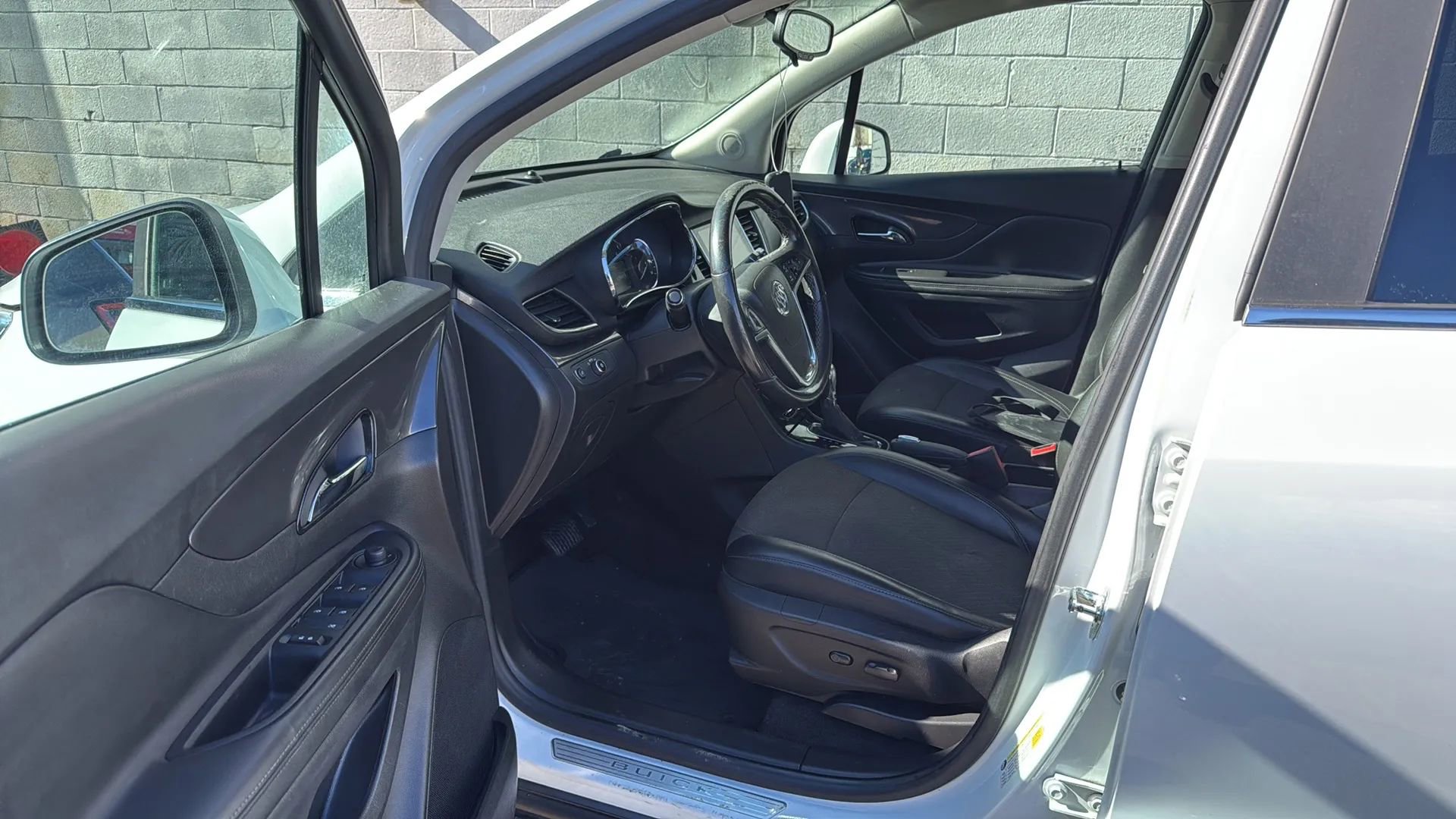 Used 2018 Buick Encore Preferred image 22