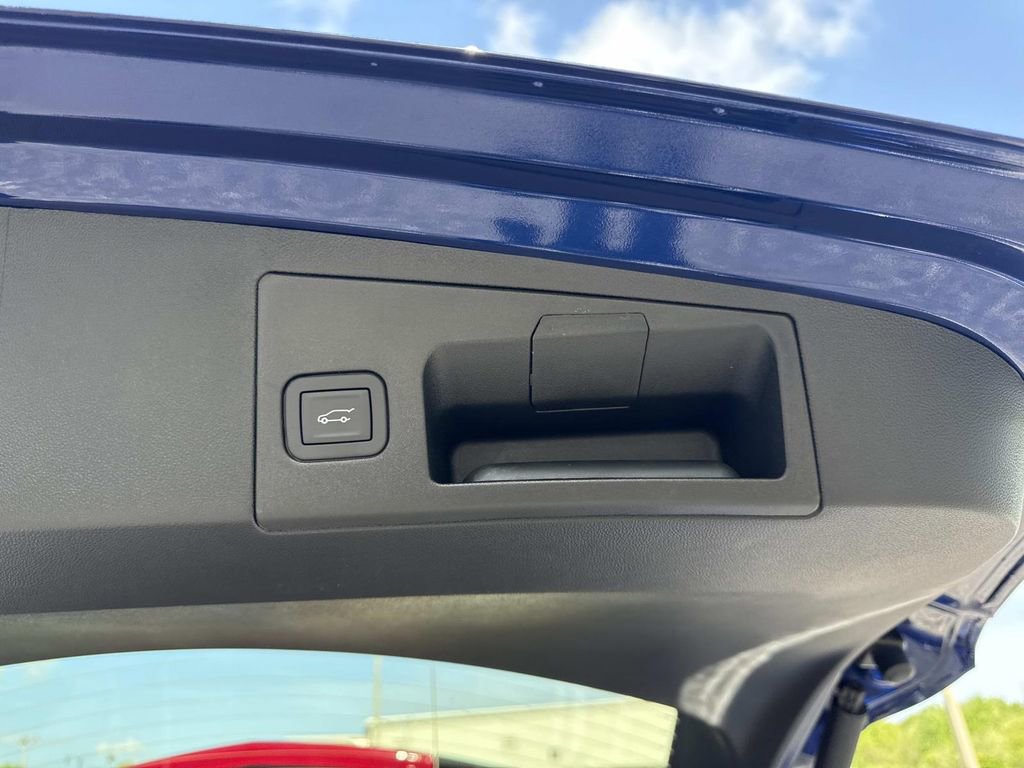 New 2026 Cadillac XT5 Sportv image 12