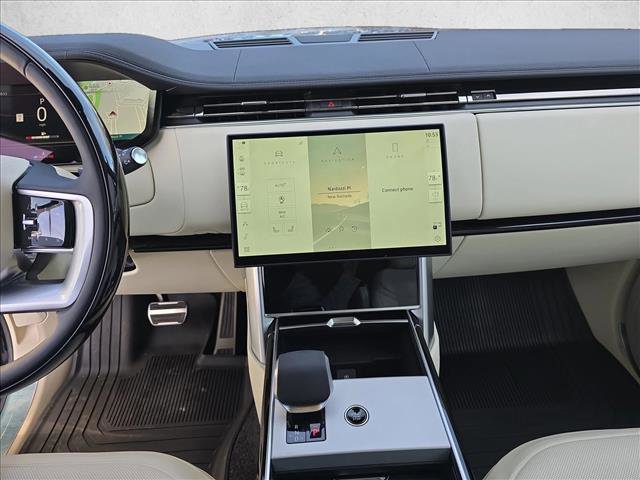 New 2025 Land Rover Range Rover Long Wheelbase SE image 24