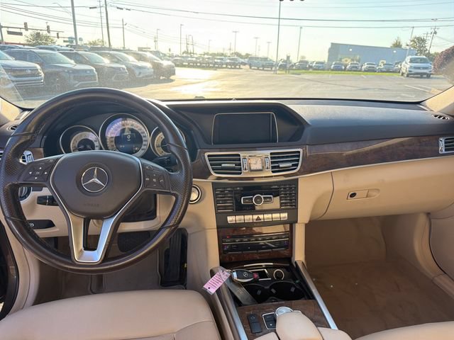 Used 2014 Mercedes-Benz E 250 BlueTEC 4MATIC Sedan image 10