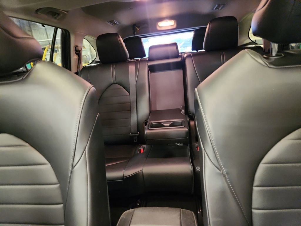 Used 2023 Toyota Highlander XLE AWD/4WD image 34