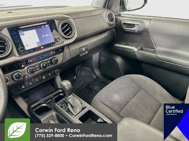 Used 2017 Toyota Tacoma TRD Sport AWD/4WD image 29