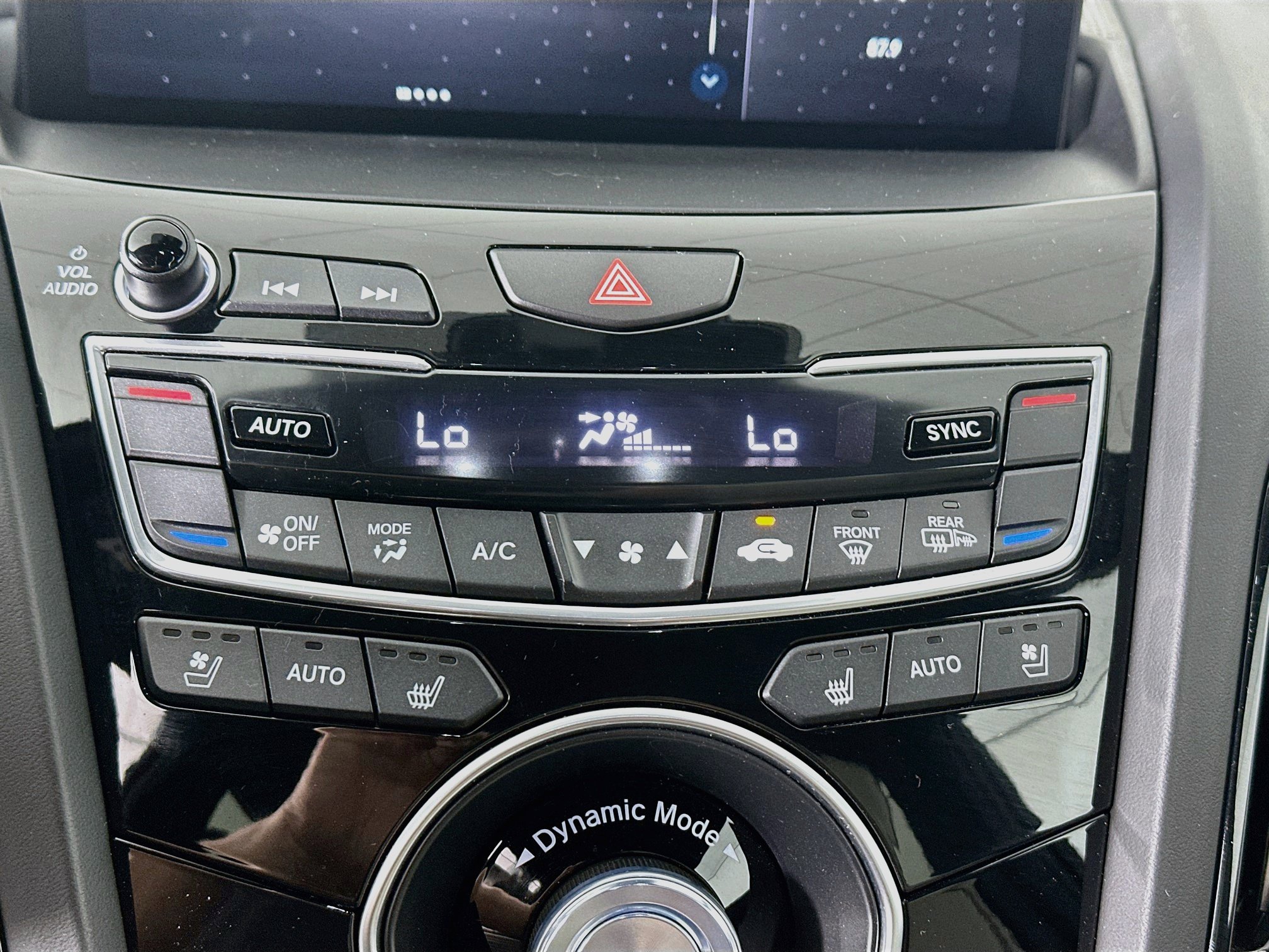 Used 2025 Acura RDX w/ Advance Package AWD/4WD image 24