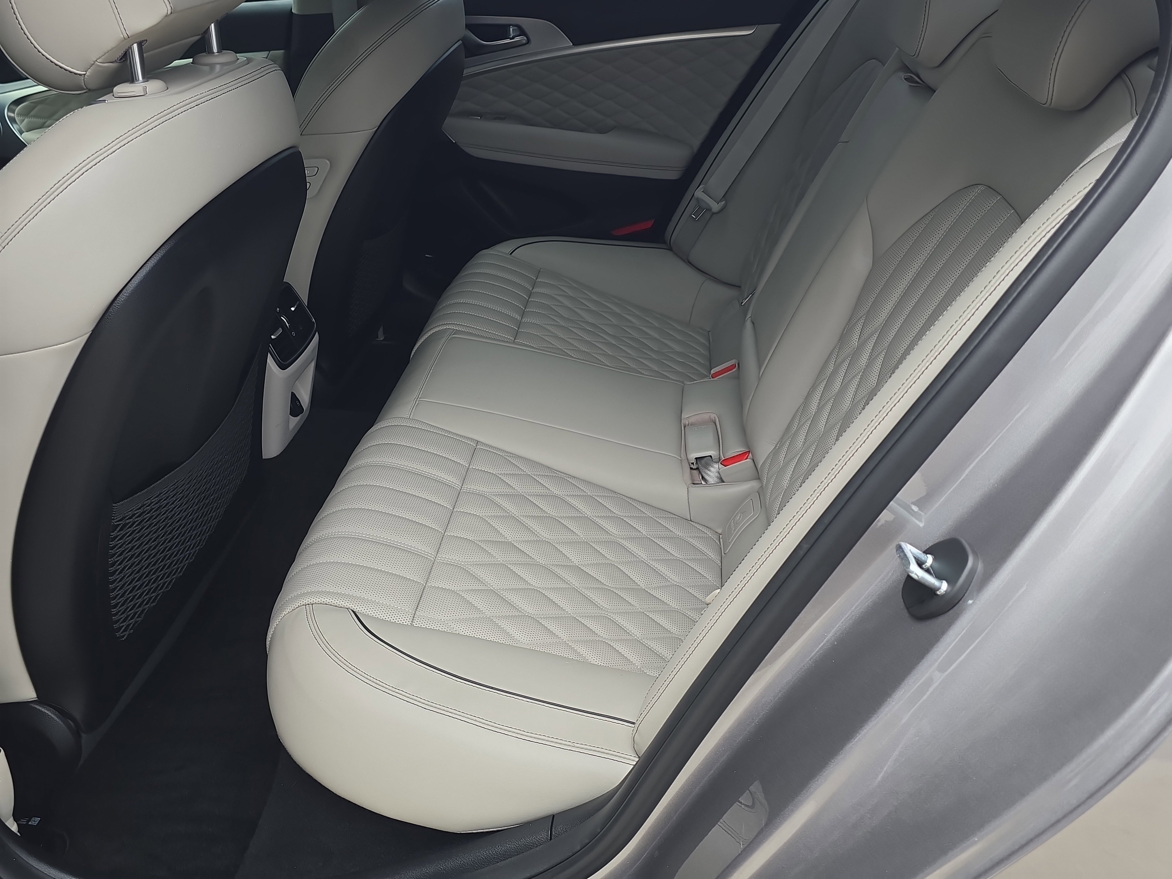 Used 2021 Genesis G70 2.0T w/ Prestige Package image 16