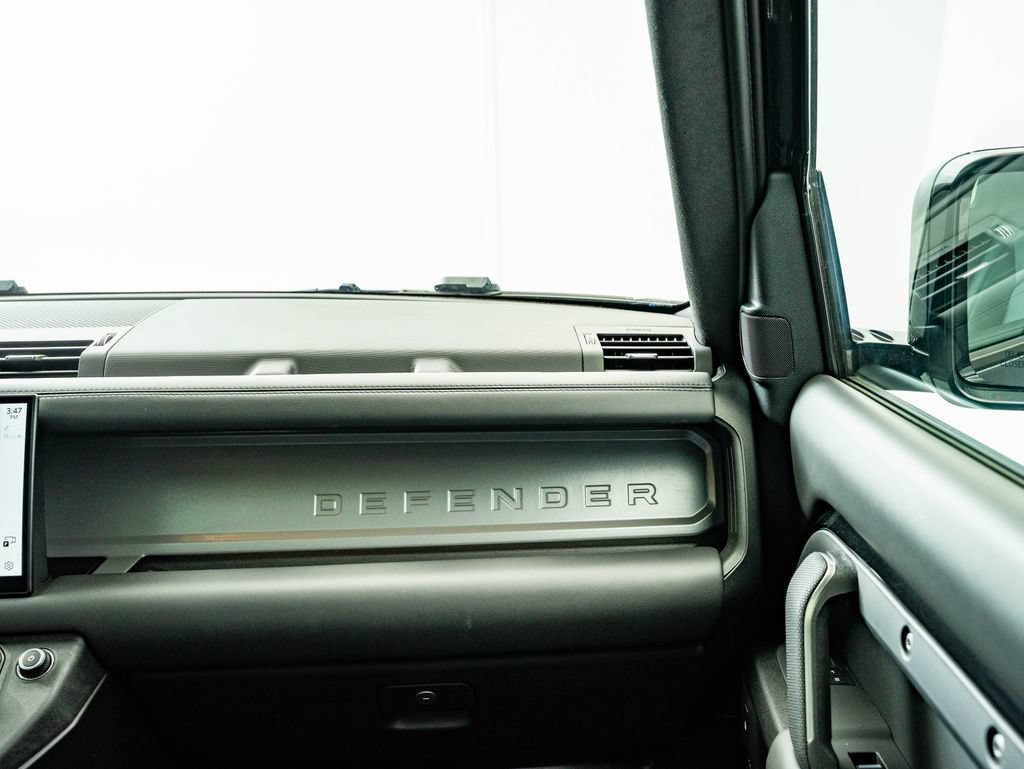 Used 2025 Land Rover Defender 130 V8 AWD/4WD image 49