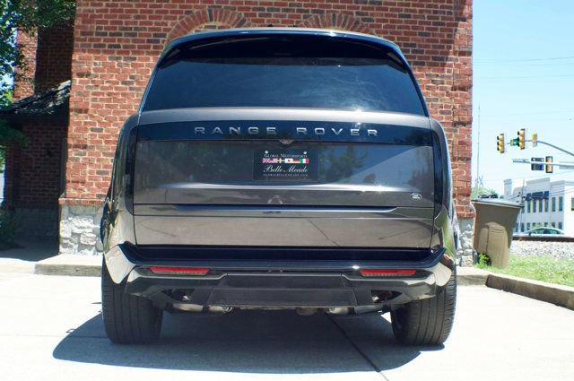 Used 2025 Land Rover Range Rover Long Wheelbase SE AWD/4WD image 6