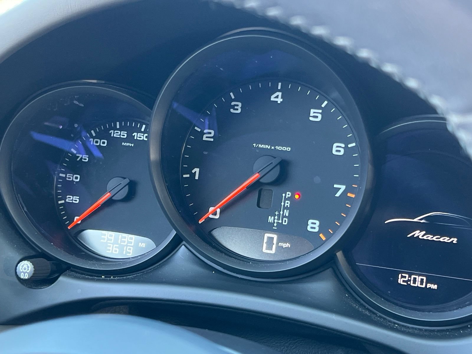 Certified 2021 Porsche Macan AWD/4WD image 26