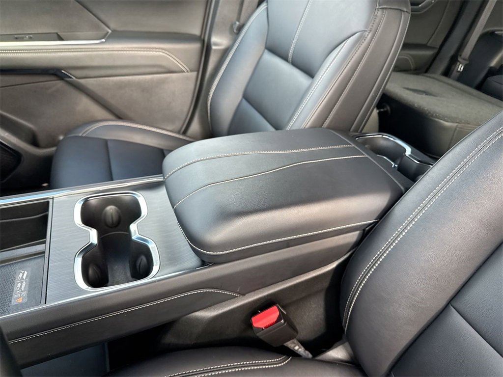 Used 2024 GMC Acadia Elevation w/ Luxury Package image 11