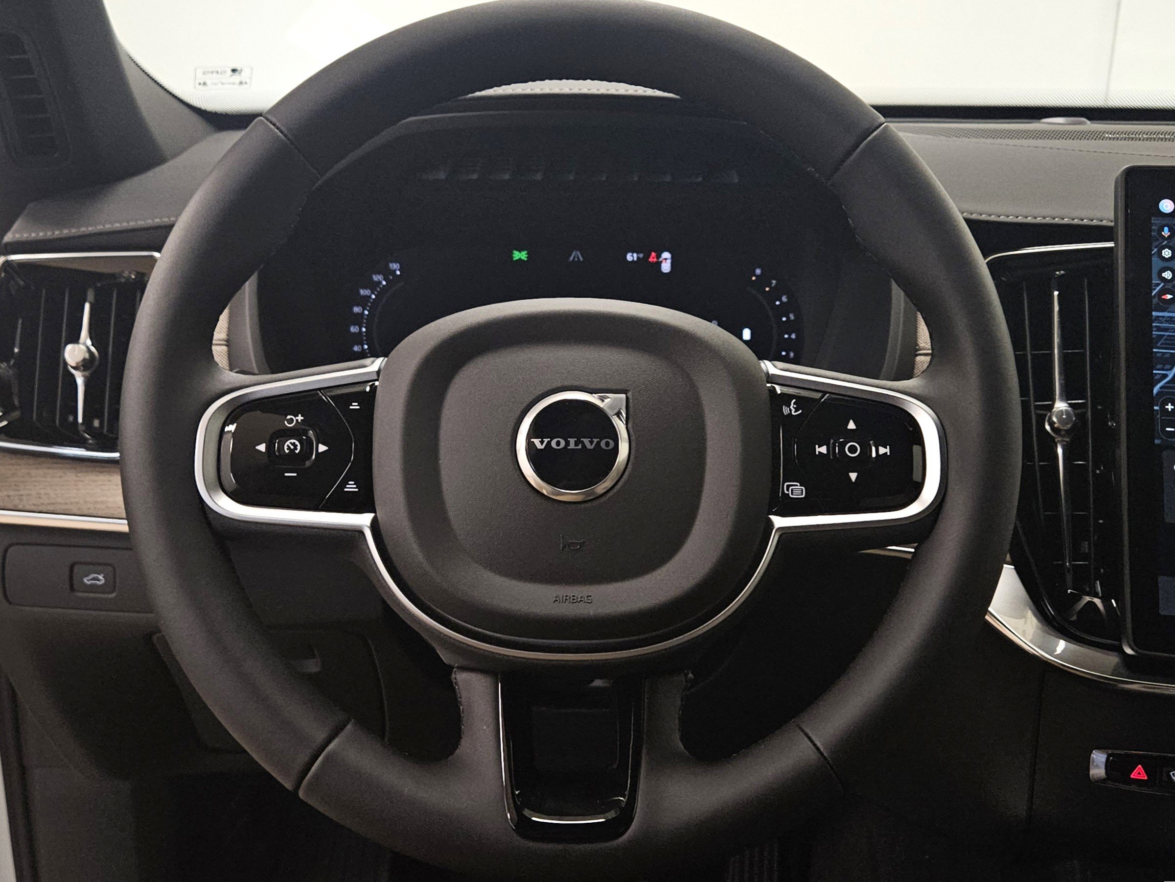 New 2026 Volvo XC90 B6 Plus w/ Protection Package Premier AWD/4WD image 46