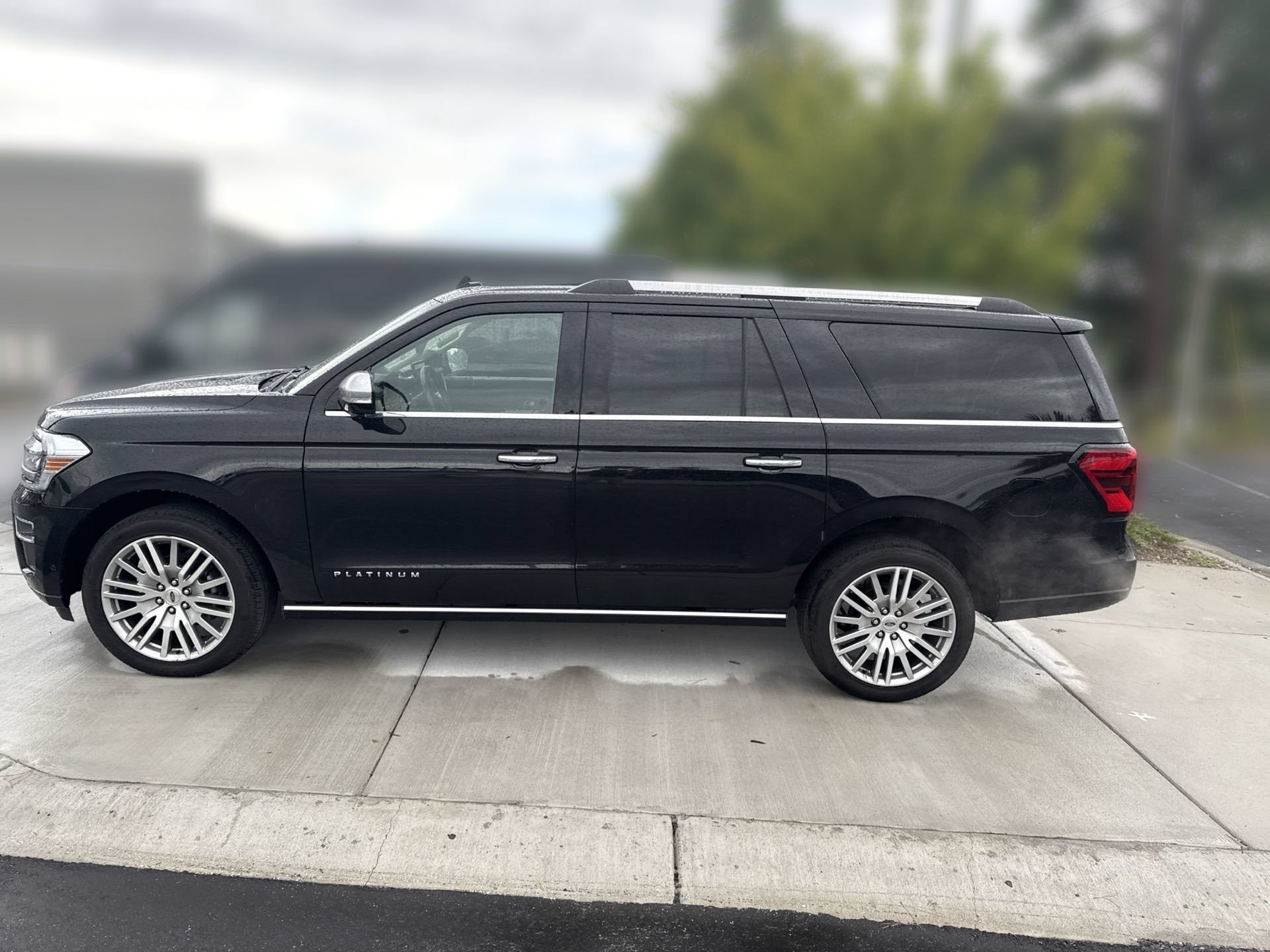 Certified 2024 Ford Expedition Max Platinum AWD/4WD image 9