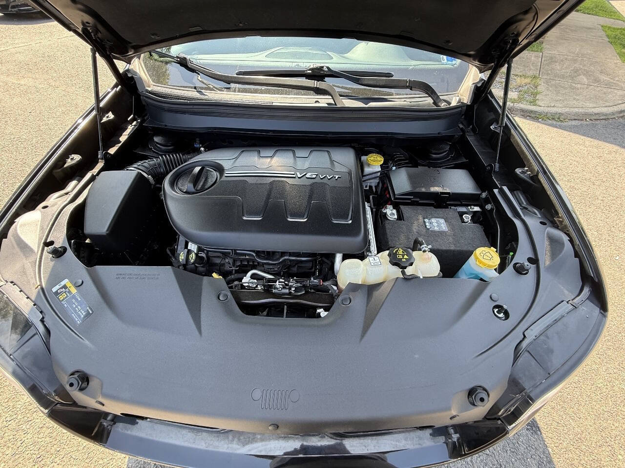 Used 2019 Jeep Cherokee High Altitude AWD/4WD image 23